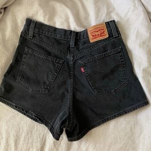 Levi’s High-Waisted Mom Shorts
